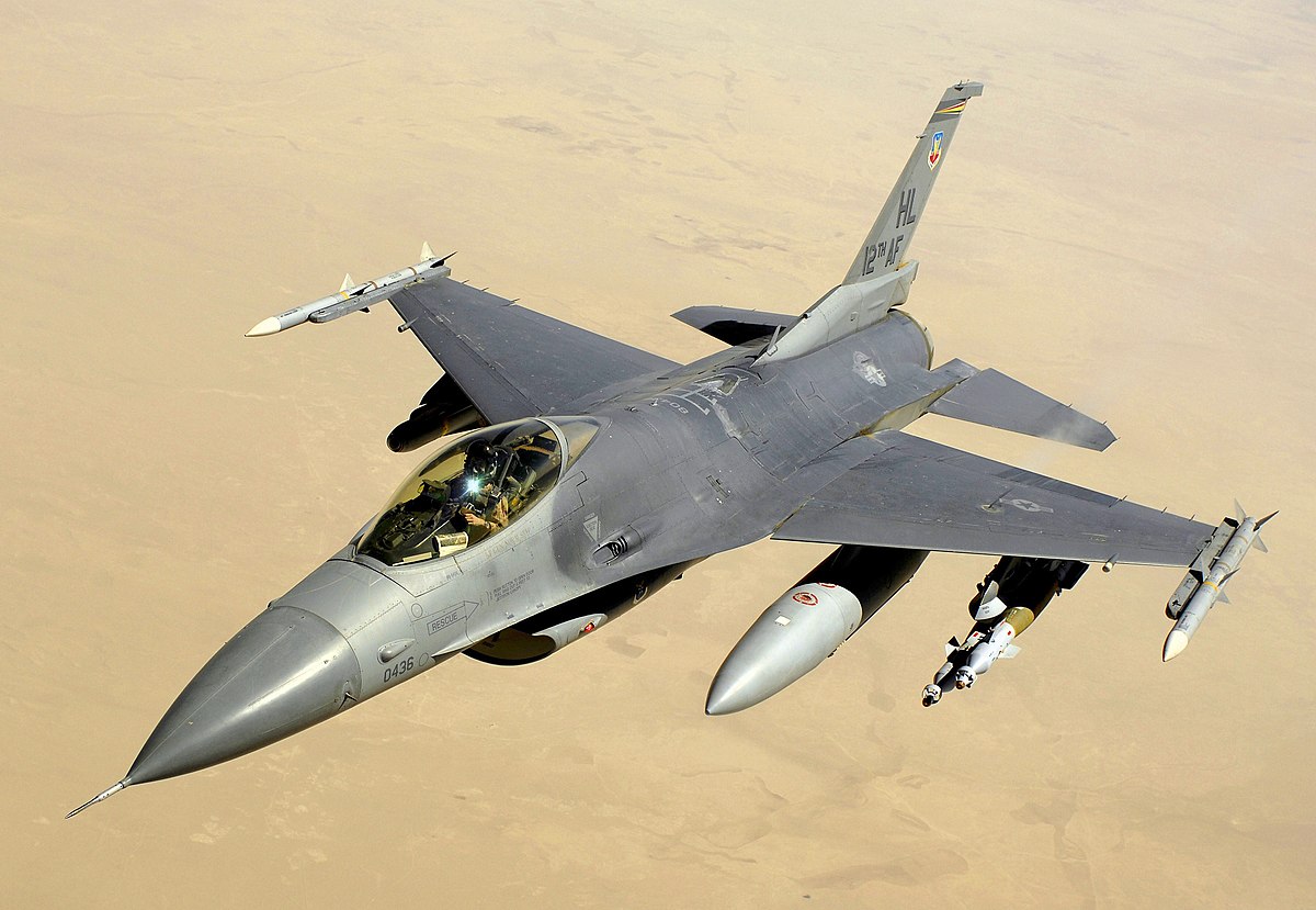 general dynamics f-16 fighting falcon