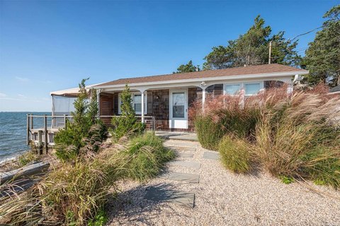 house for sale in hampton bays ny