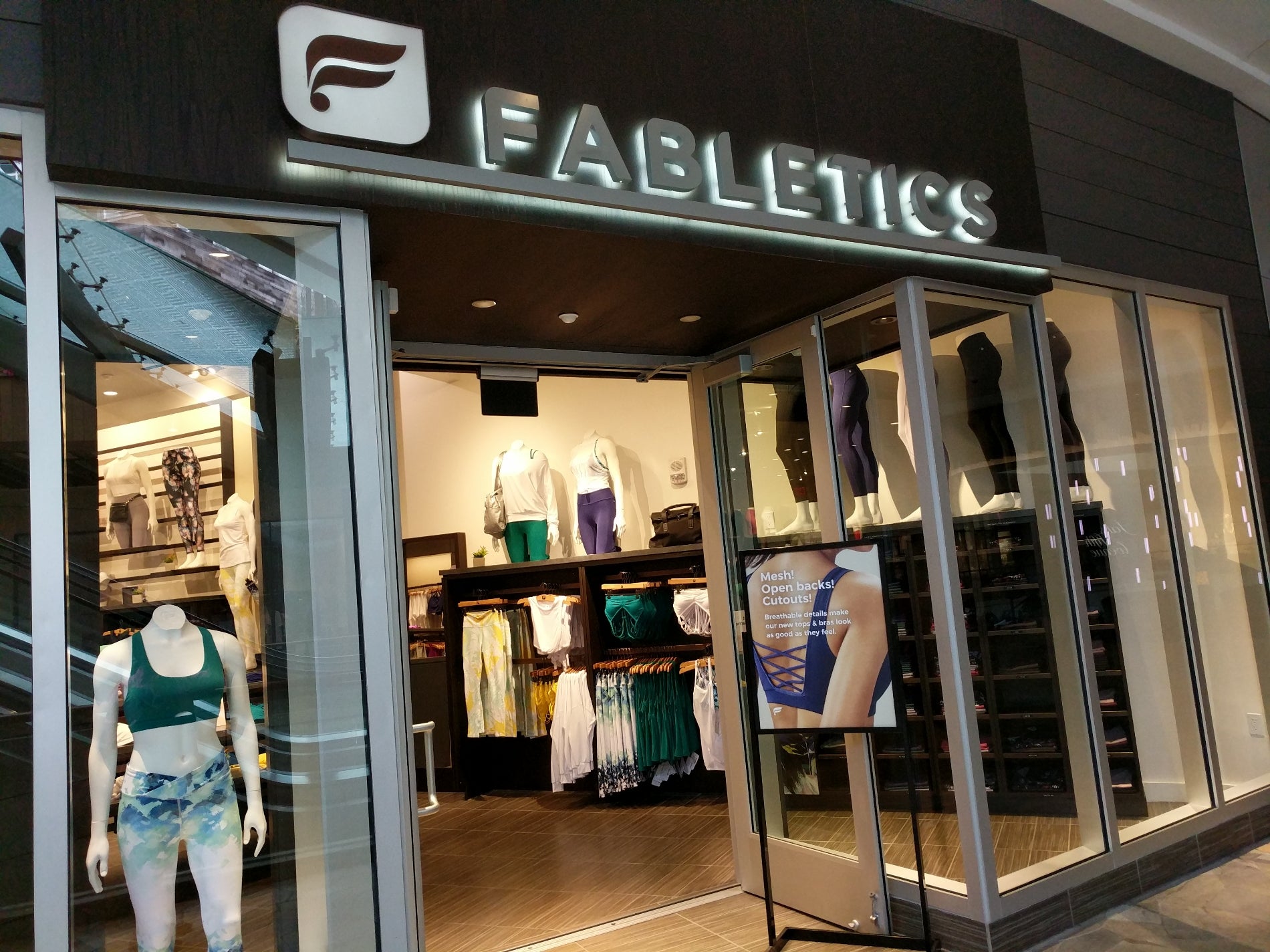 fabletics honolulu photos