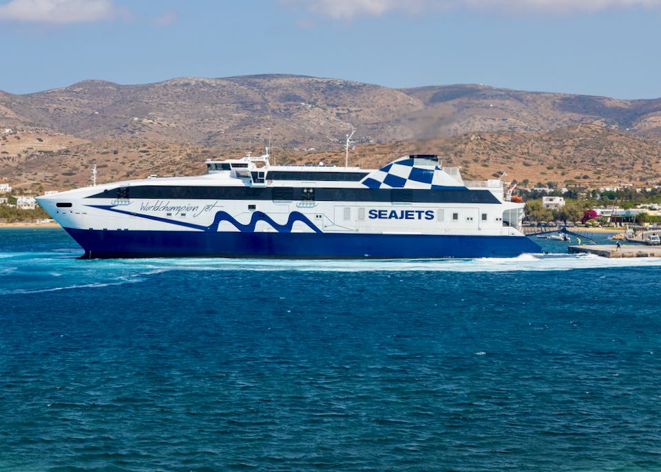 ferry naxos santorini