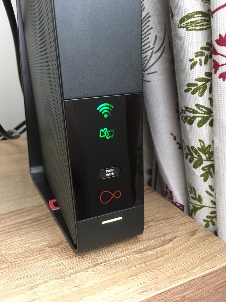 green light flashing on virgin box