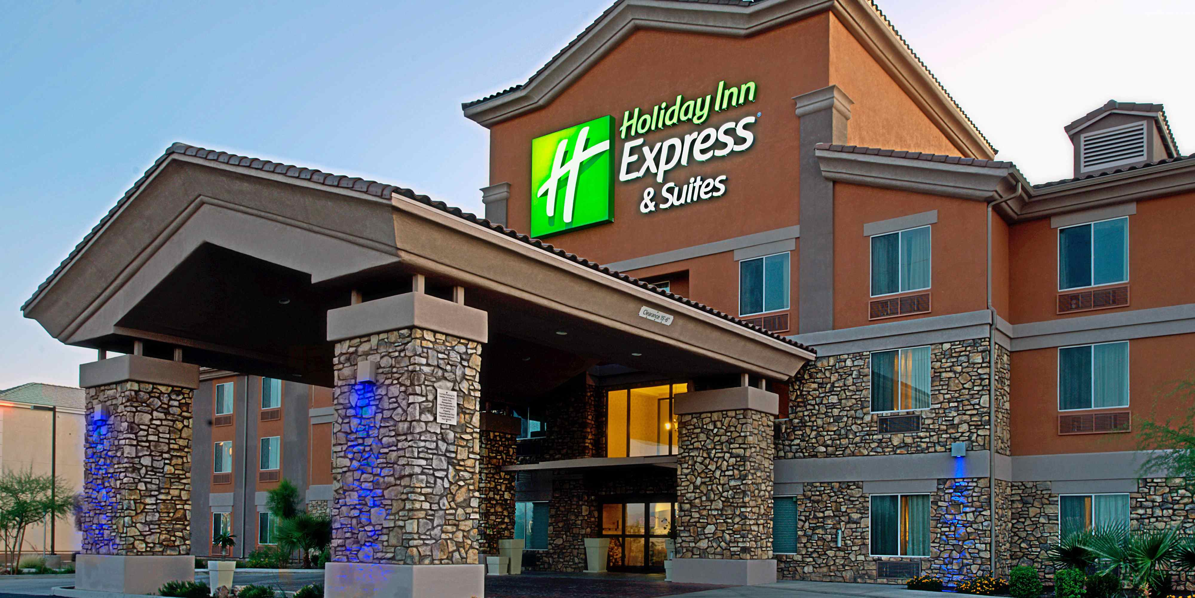 holiday inn express & suites