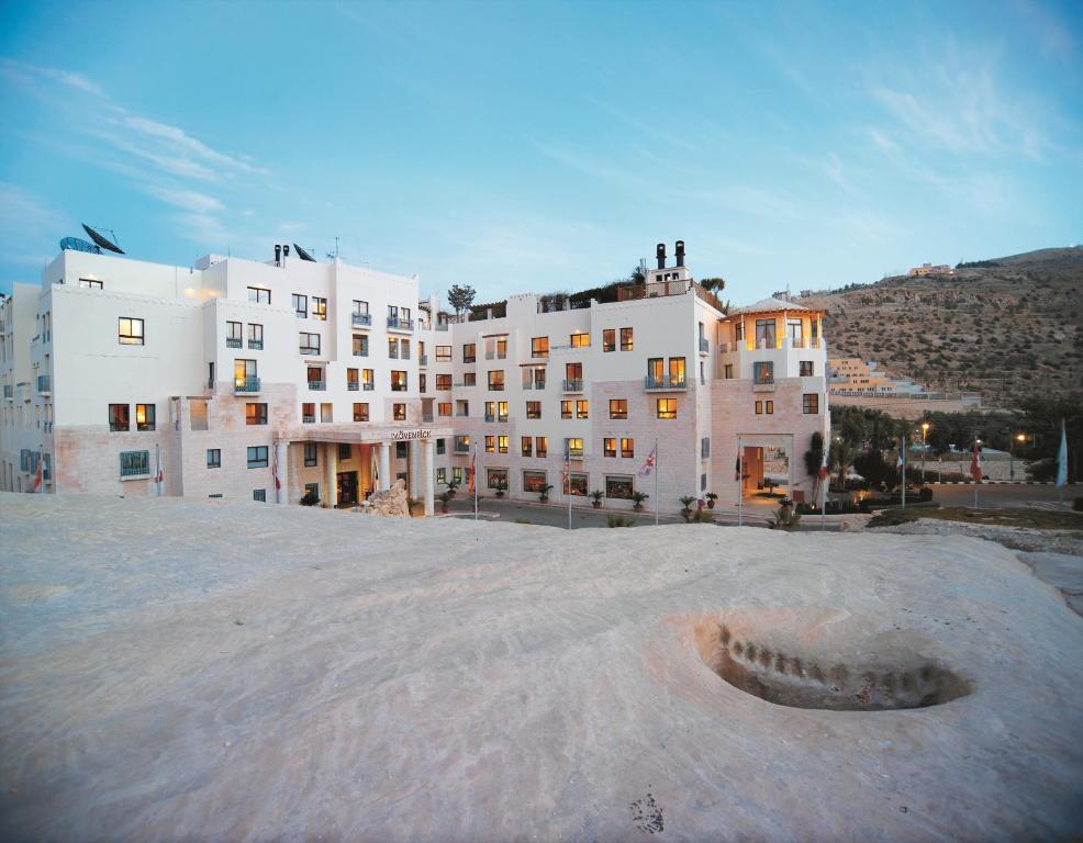 hotel movenpick petra jordania