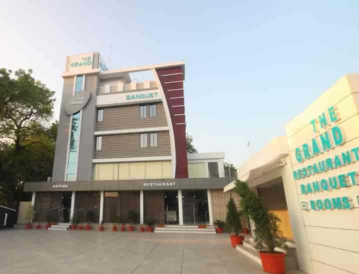 hotels in anand