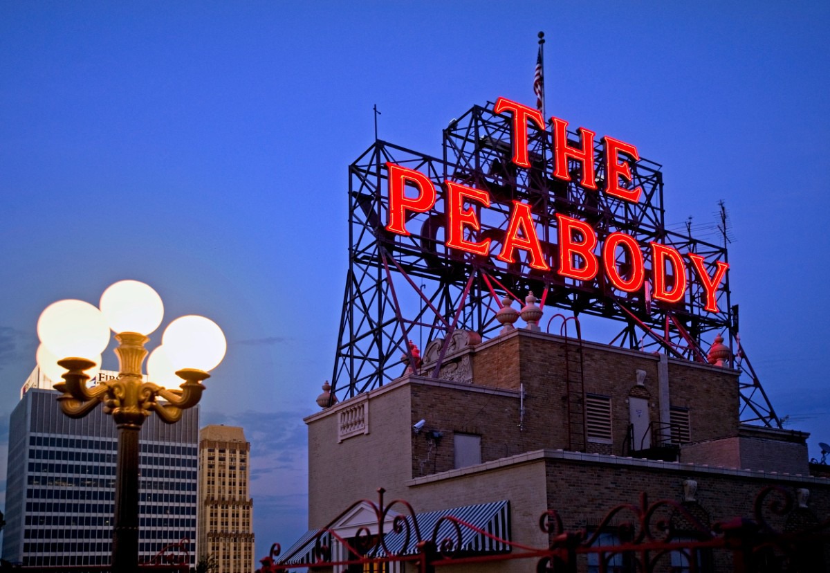 is the peabody rooftop always open