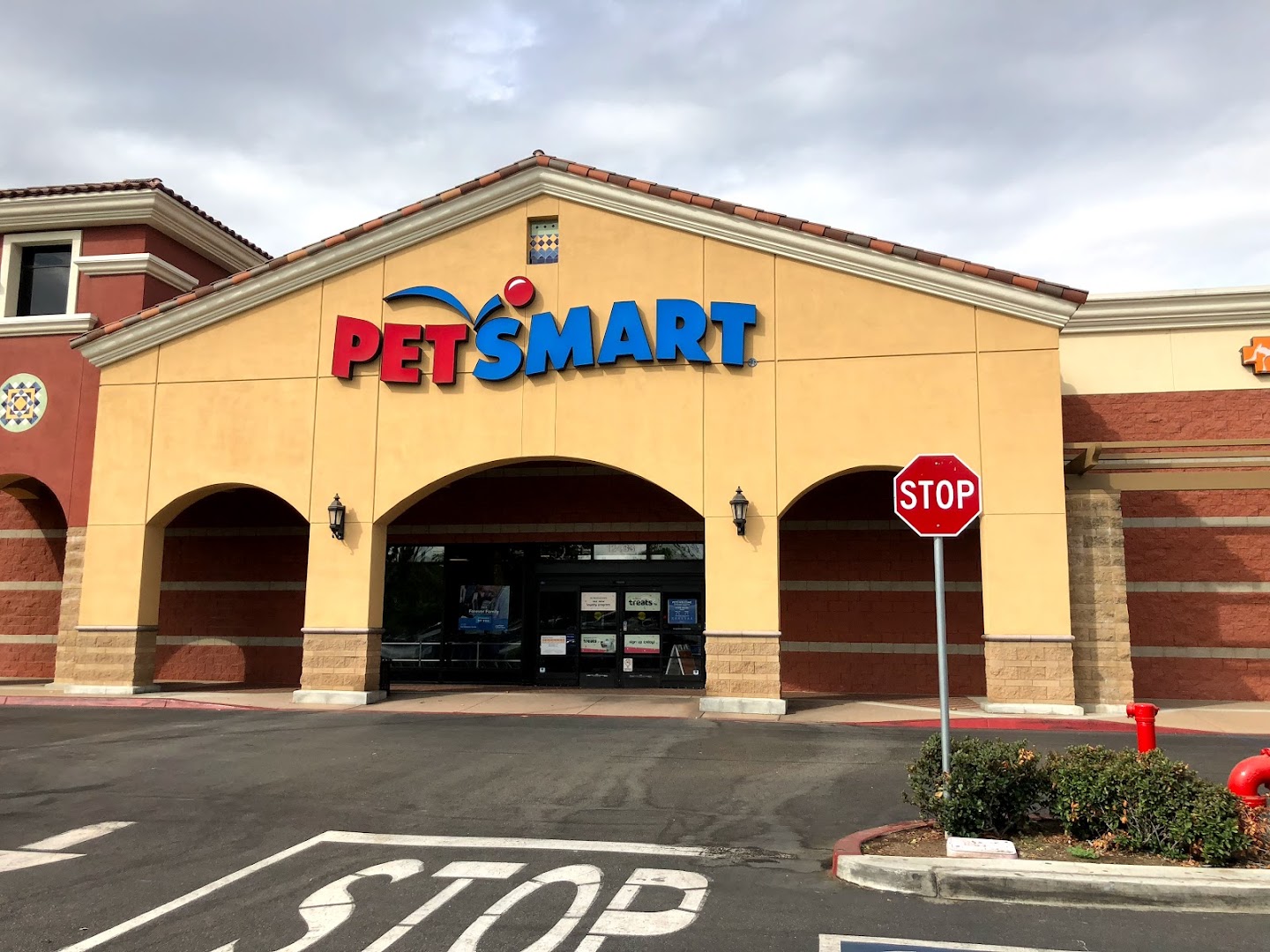 is there a petsmart near me