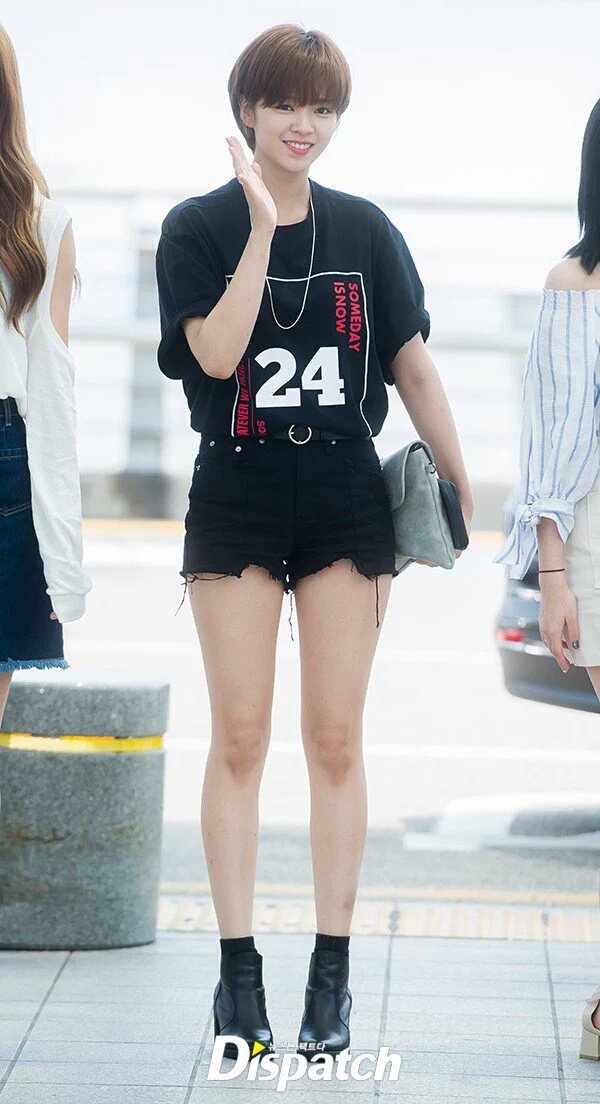 jeongyeon legs