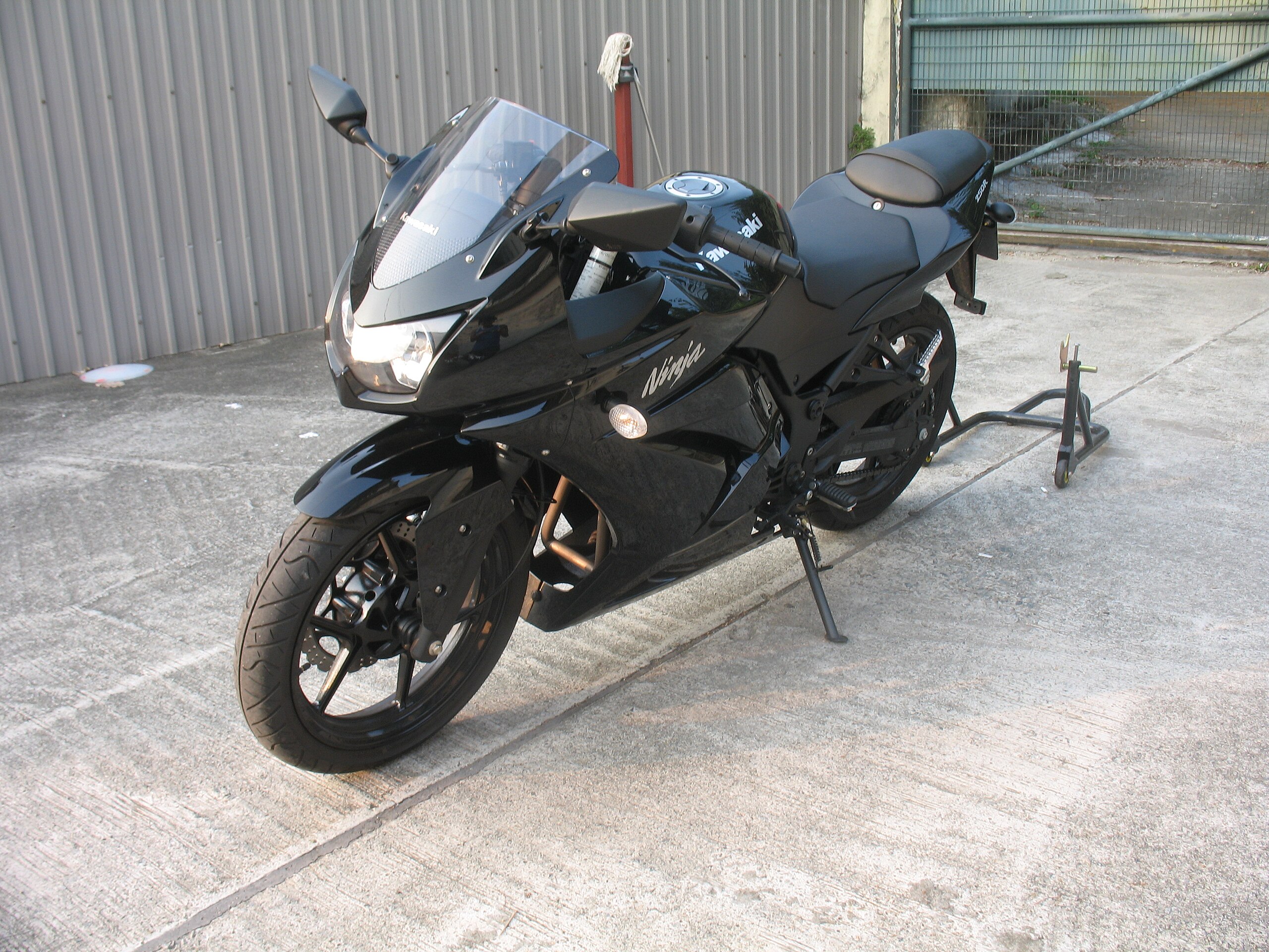 kawasaki ninja 250 black