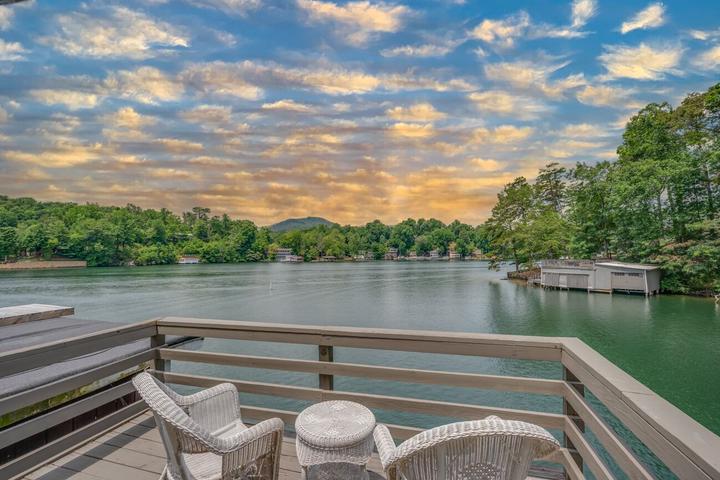 lake lure nc pet friendly lodging