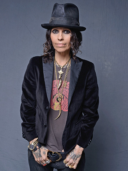 linda perry height