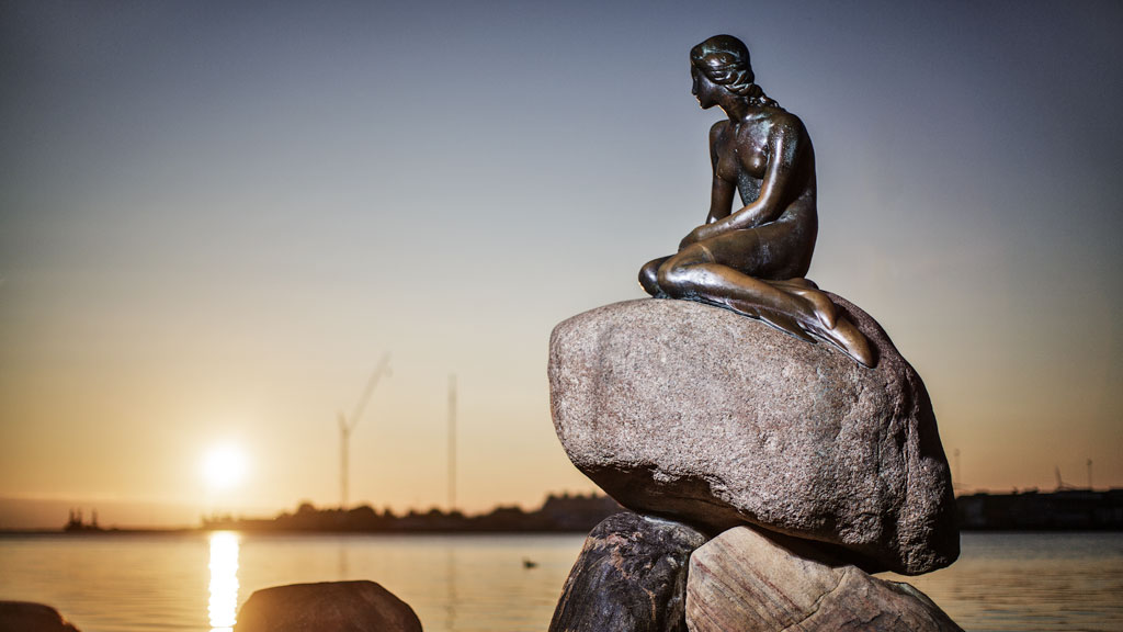 little mermaid bronze statue