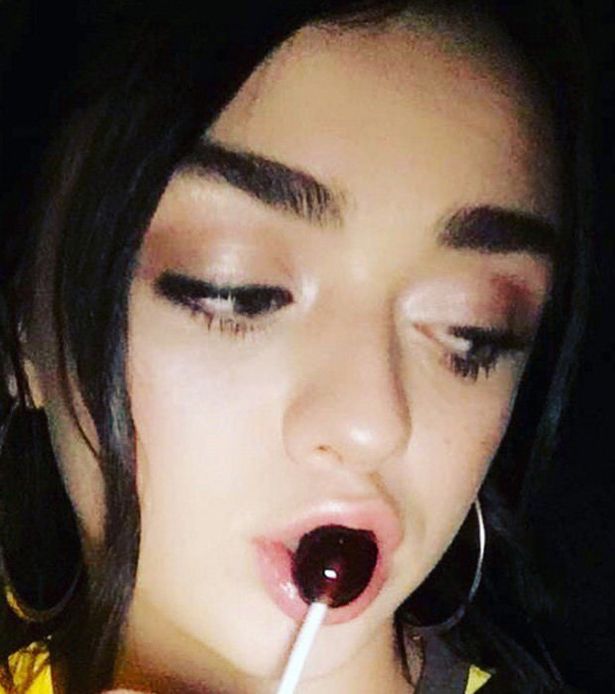 maisie williams masterbating