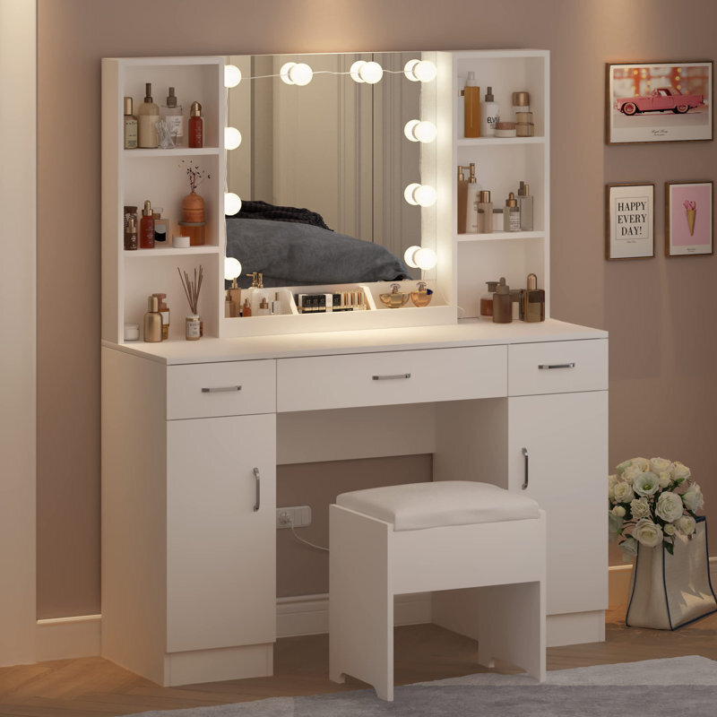 makeup vanity with lights