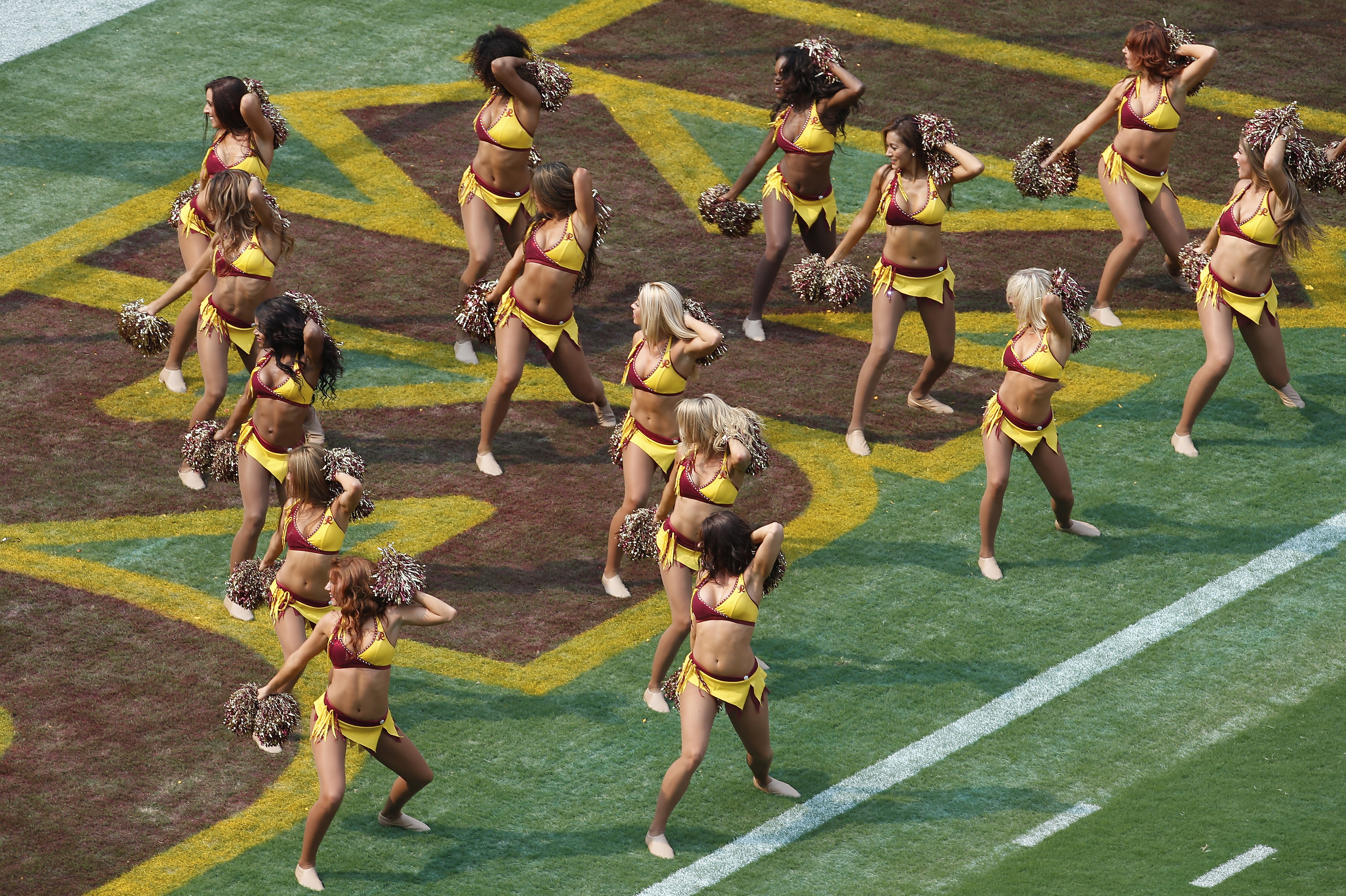 nfl cheerleaders who posed nude