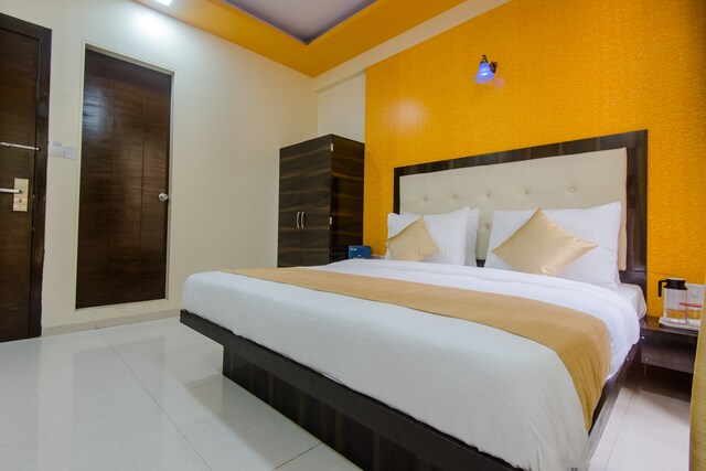 oyo rooms in kandivali west