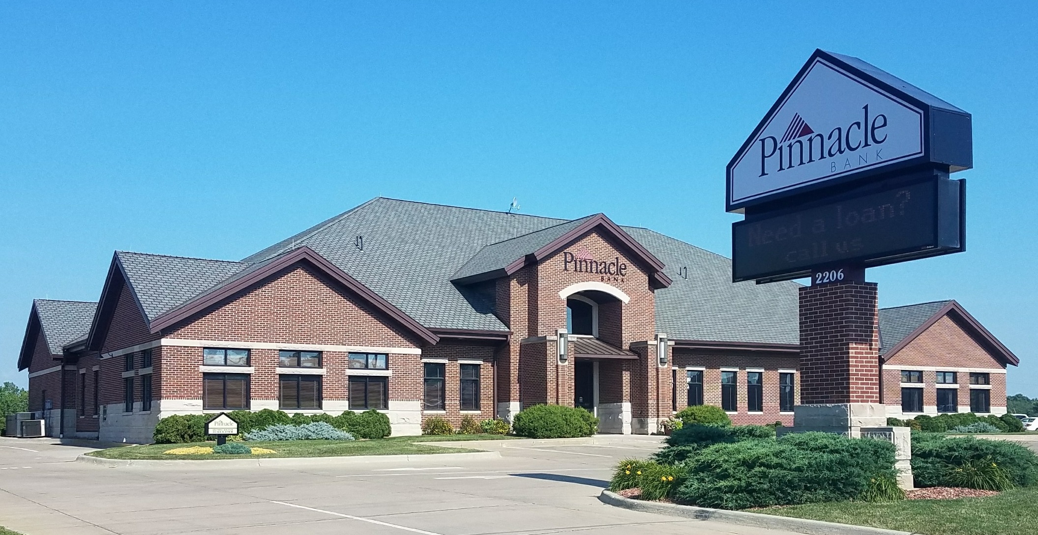 pinnacle bank near me