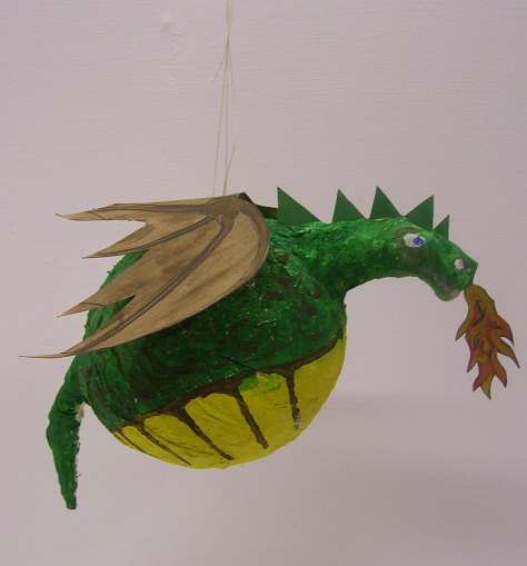 piñata de dragon