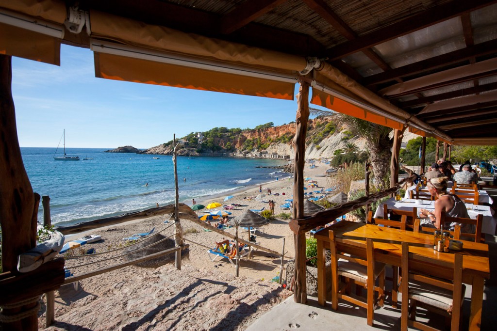 restaurants cala dhort