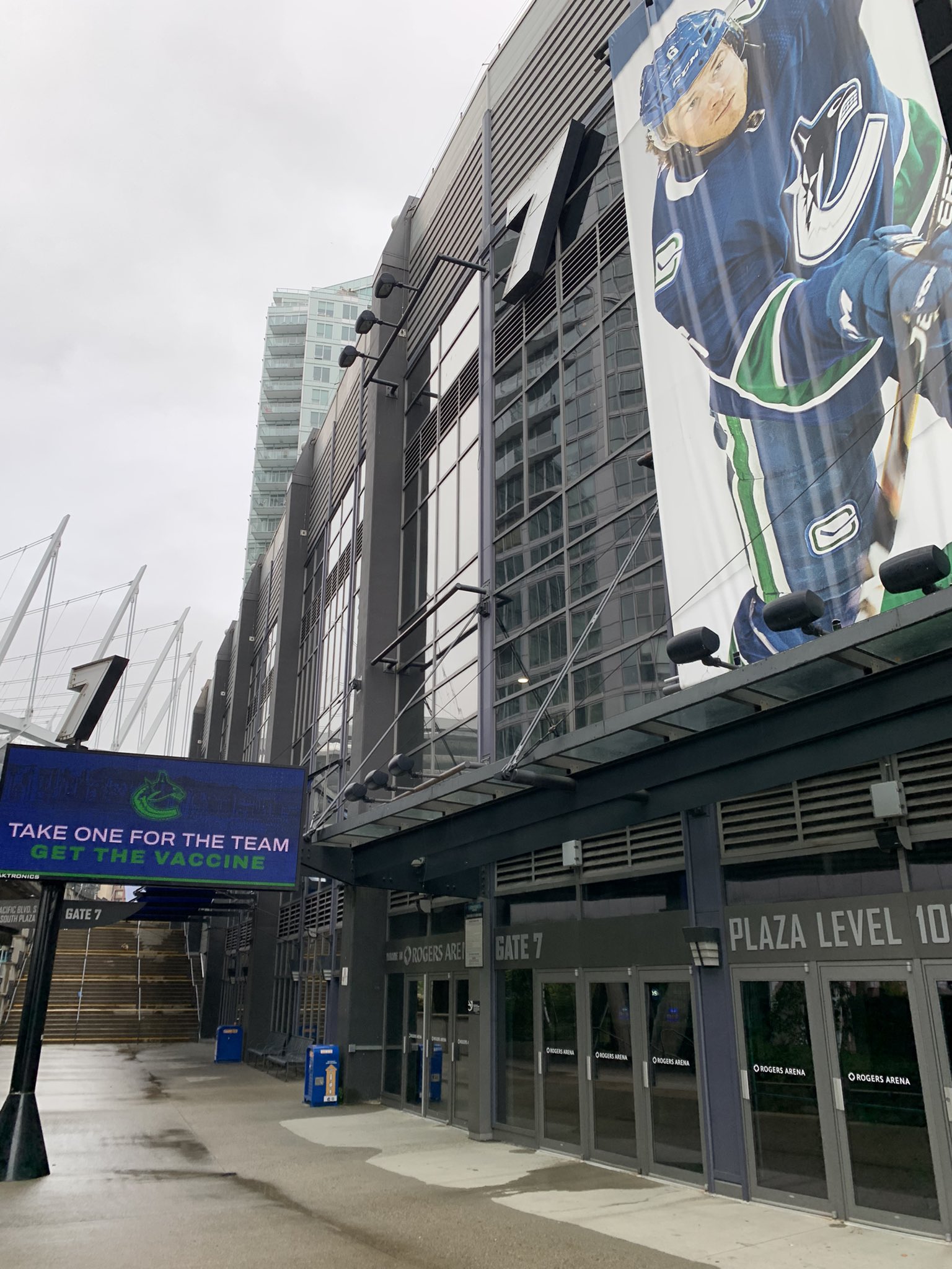 rogers arena gate 10