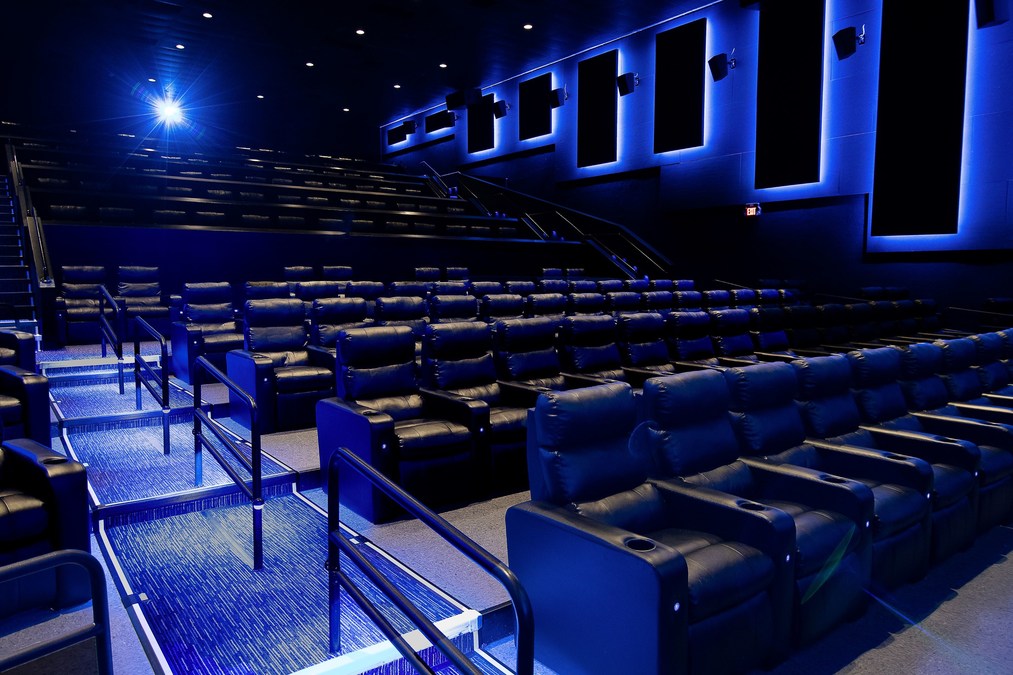 showcase cinema de lux ridge hill new york ny