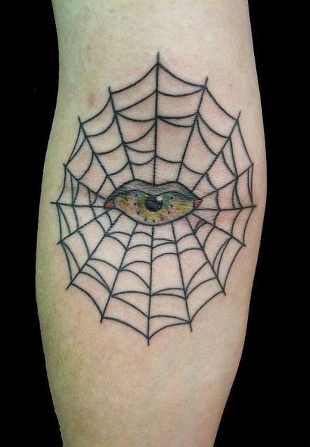 significado tatuaje telaraña codo