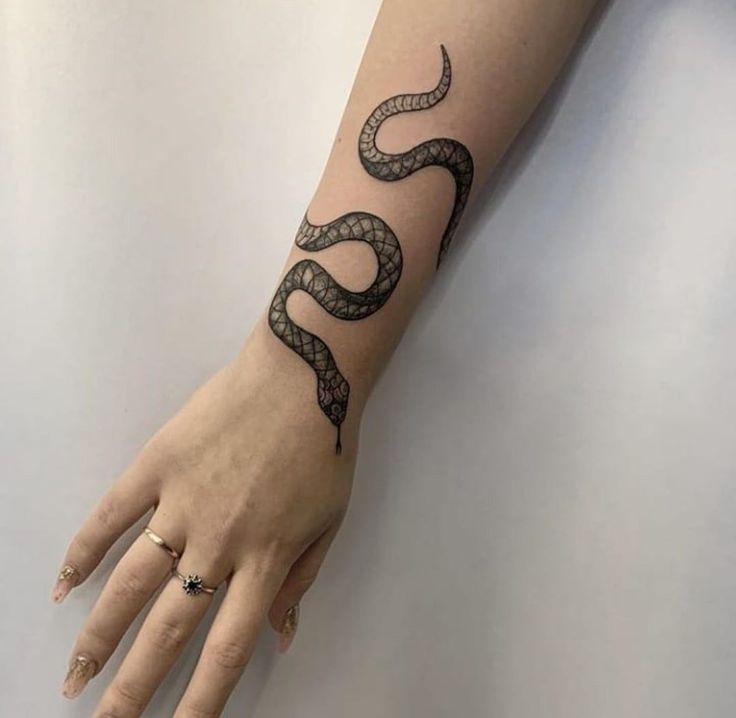 snake wrist tattoo