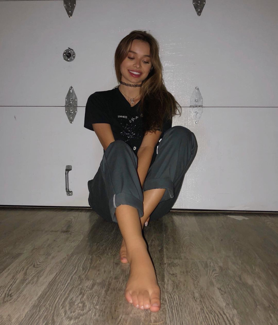 sophie mudd feet