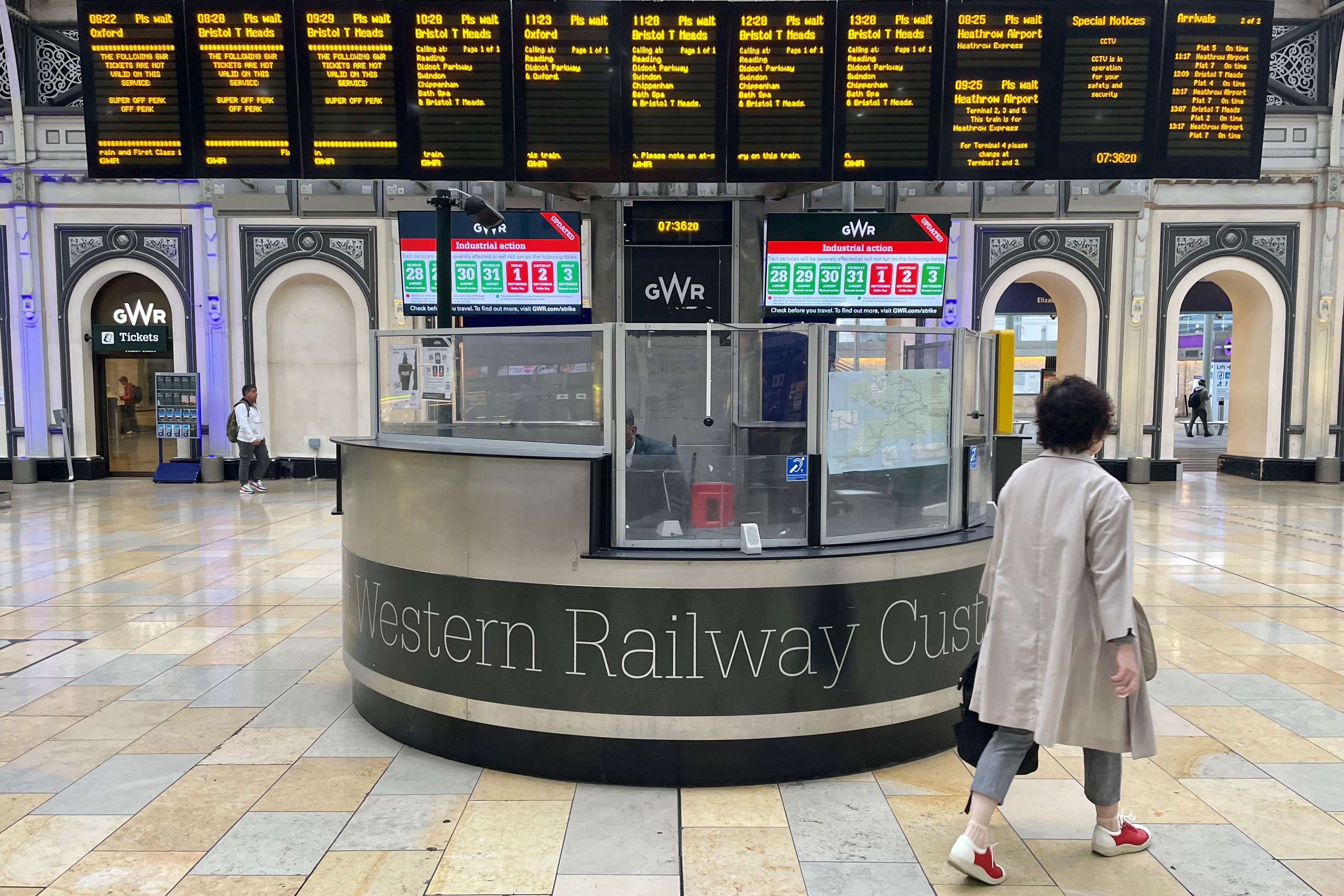 swindon train station departures