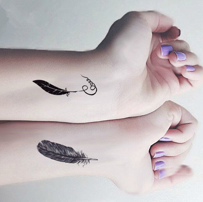 tatuajes de plumas pequeñas