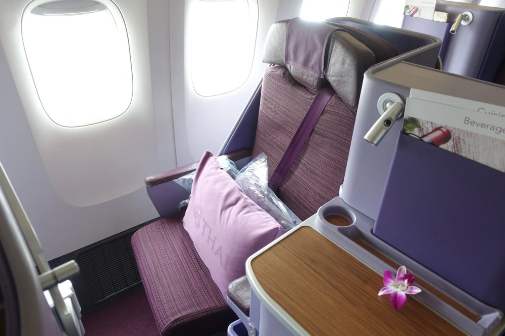 thai airways 777 300er business class