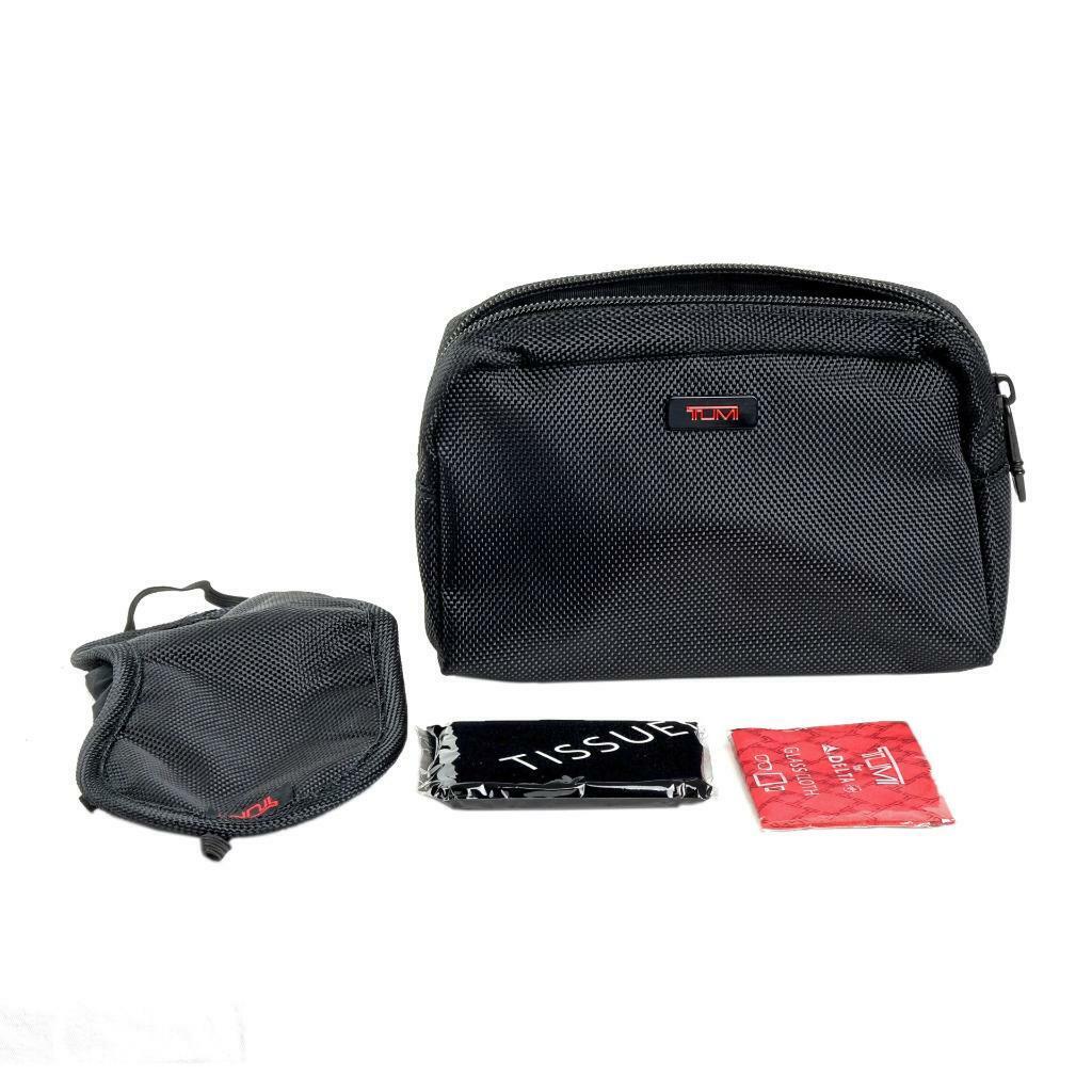 tumi toiletry bag