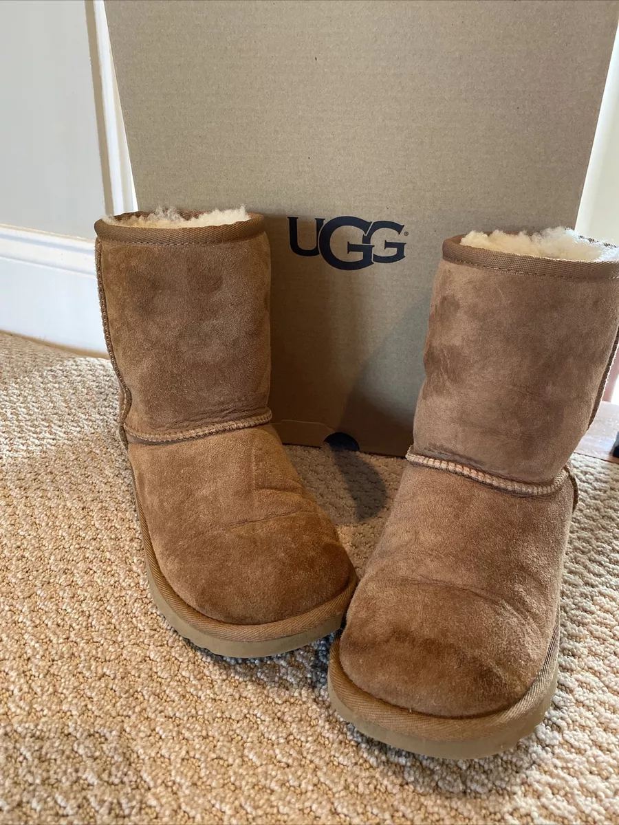 ugg boots size 4